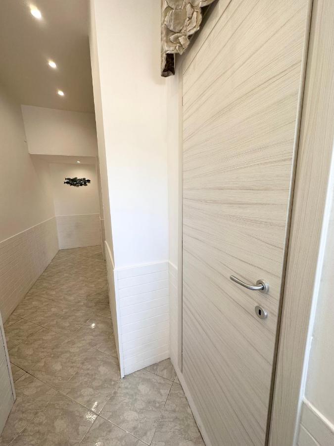 Airport Seaview Rooms Napoli Bagian luar foto