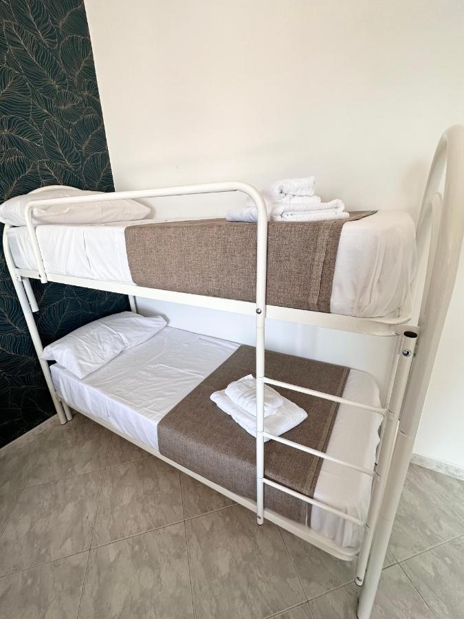 Airport Seaview Rooms Napoli Bagian luar foto